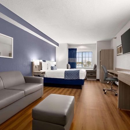 Microtel Inn & Suites Линкълн Екстериор снимка