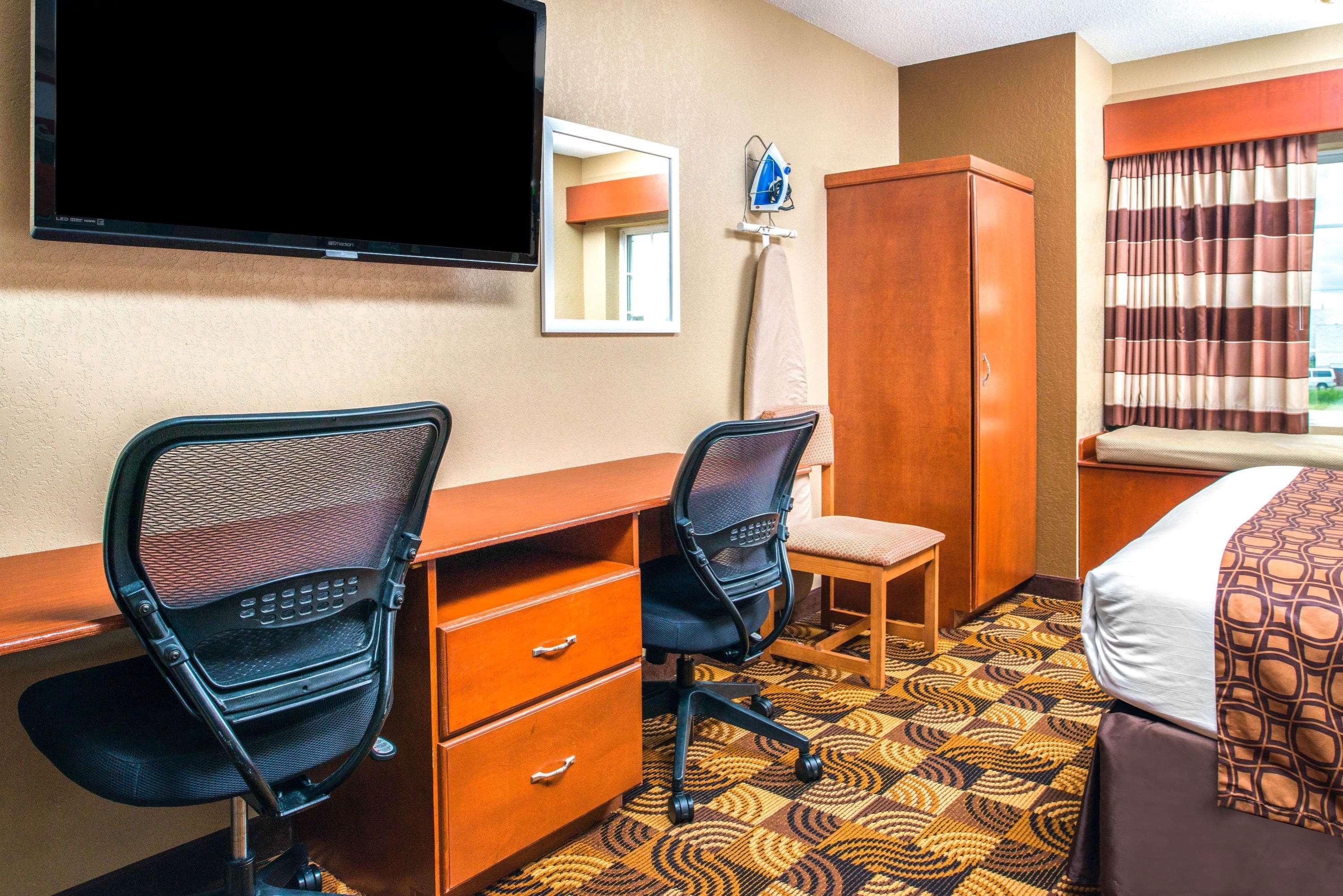 Microtel Inn & Suites Линкълн Екстериор снимка