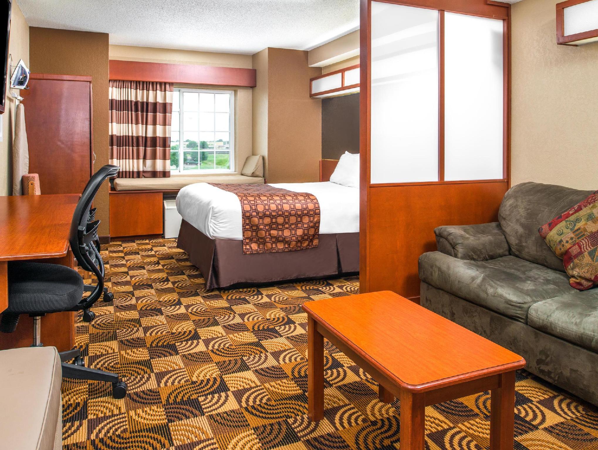 Microtel Inn & Suites Линкълн Екстериор снимка