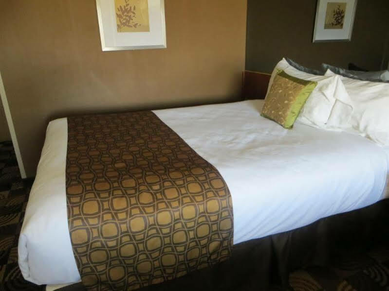 Microtel Inn & Suites Линкълн Екстериор снимка